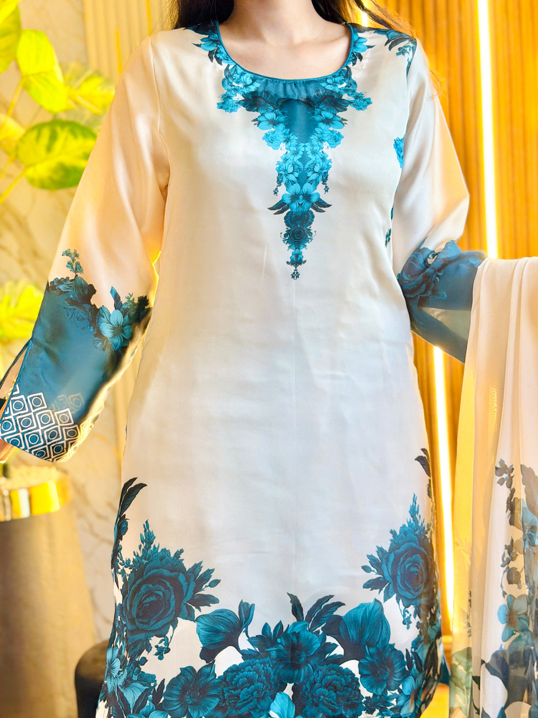 Digital Print swiss lawn 3D print .(ZING PHOOL).